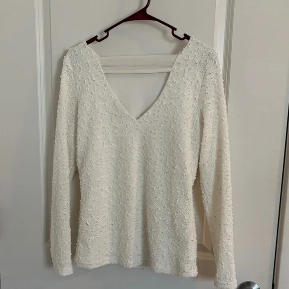 Jennifer Lopez White Textured Knit | Size M | Subtle Sparkle - Picture 6 of 6